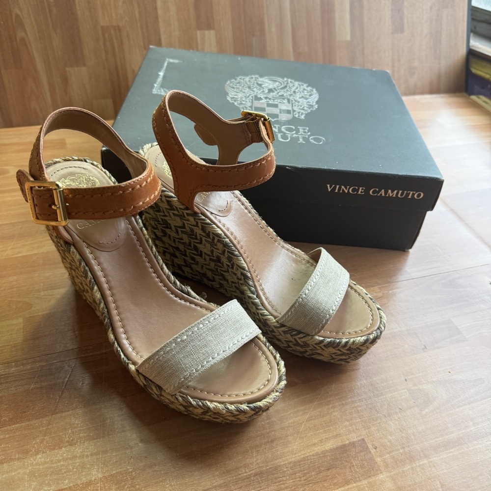 Vince Camuto Ebba wedge sandal in a natural wash combo canvas size 8